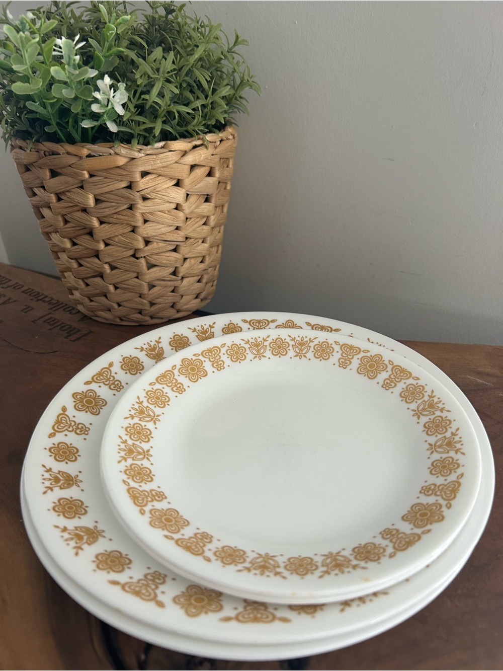 4 Vintage Corelle Butterfly Gold Corning Ware 2- dinner plates 2-side plates